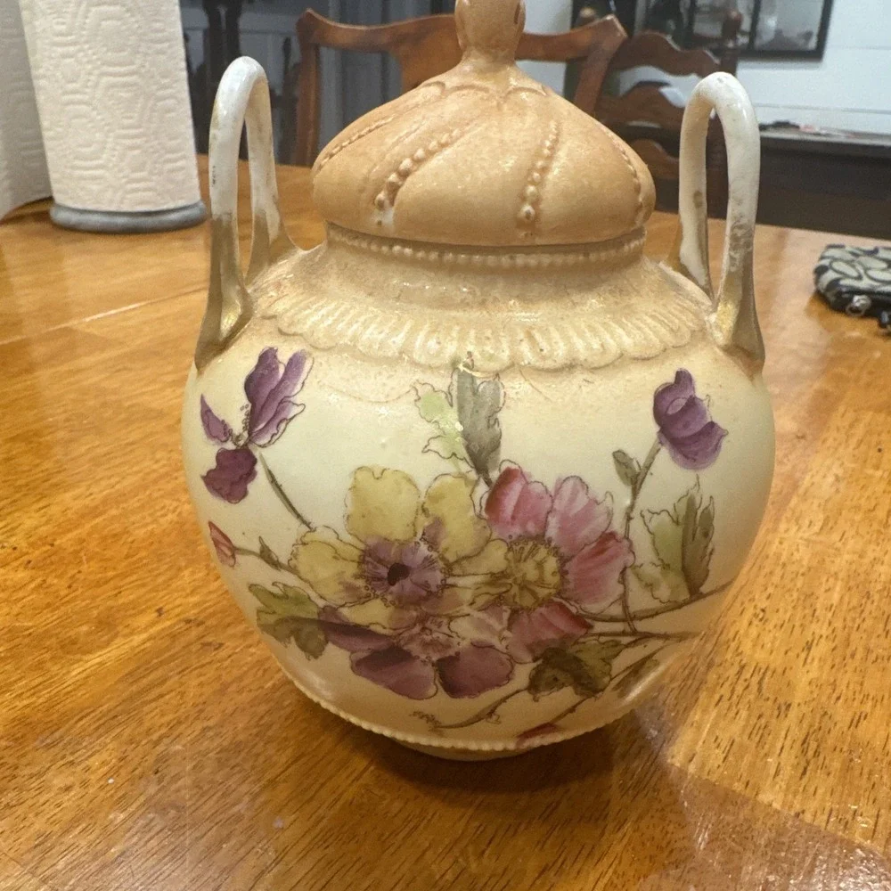 Antique Porcelain Lidded Urn Vase 7